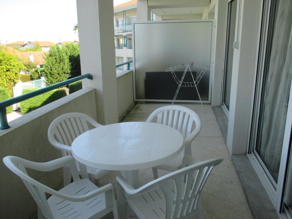 Appartement Golf Et Nivelle Avec Piscine Et Parking Ciboure Exterior foto